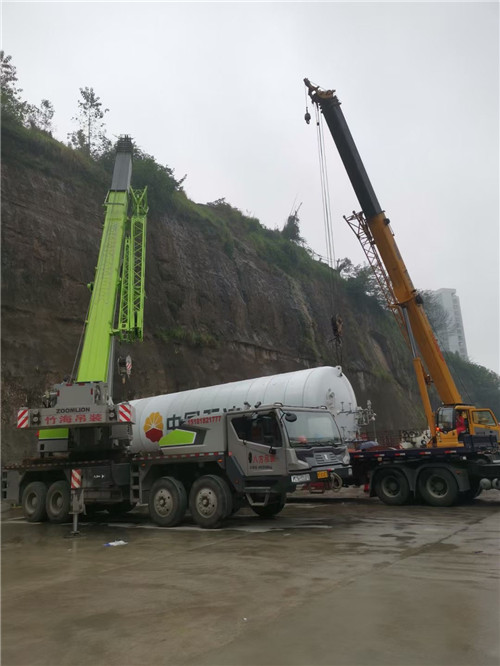 邕宁区“不怕风雨冻”—— 吊车的 “恶劣环境适应” 技术